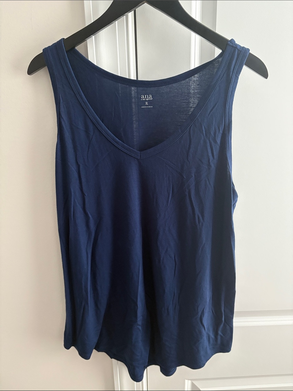 a.n.a Navy V-Neck Sleeveless Tank Top